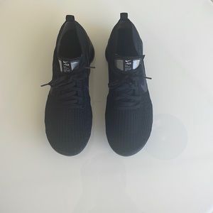 Black Nike vapormax(Size 12)